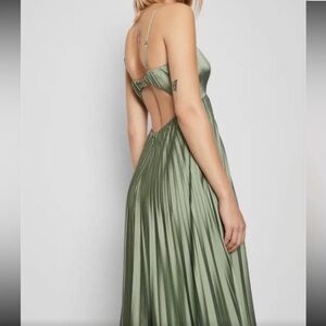 Abercrombie pleated satin midi dress sage, M